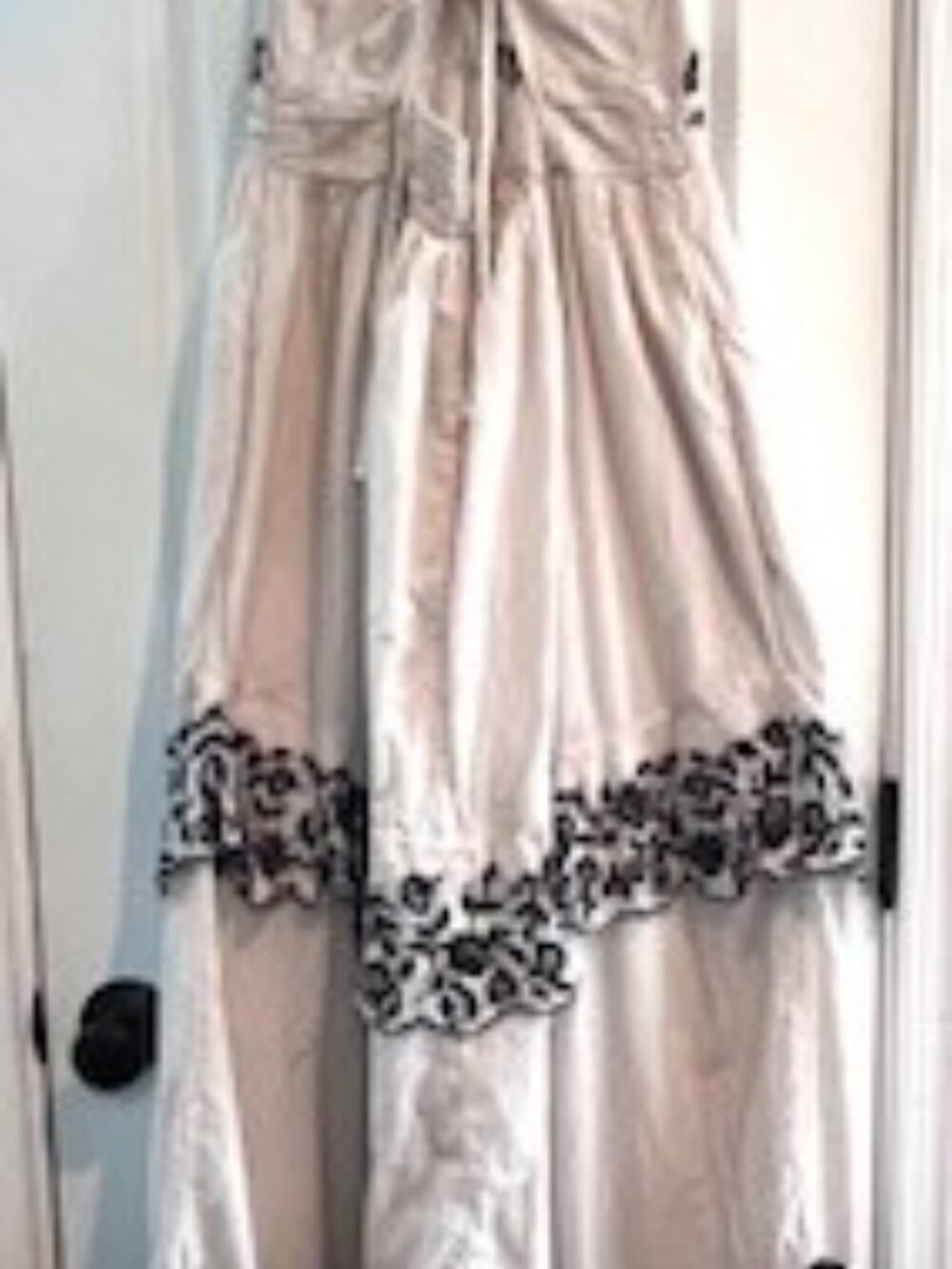 Abercrombie and Fitch tiered ruflled maxi creme dress black flowers - Size Med - Picture 3 of 4